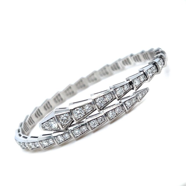 Златна дамска гривна с диаманти 3,30Ct. 18кр. модел:43055-1